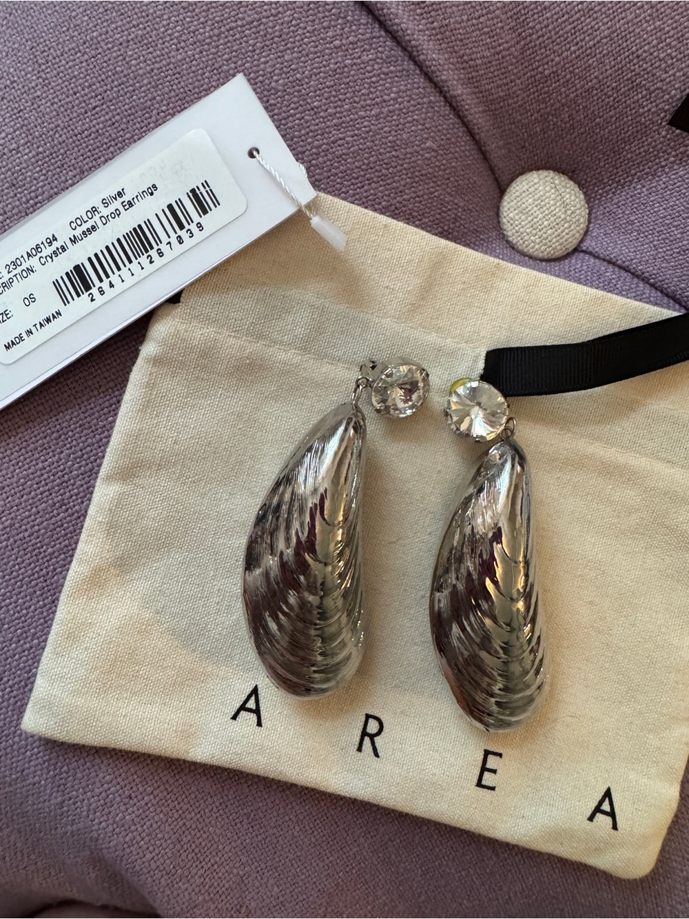 NWT AREA Crystal Mussel Drop Earrings - Picture 3 of 4